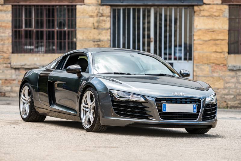 Covering carbone brillant sur une Audi R8 à Lyon
