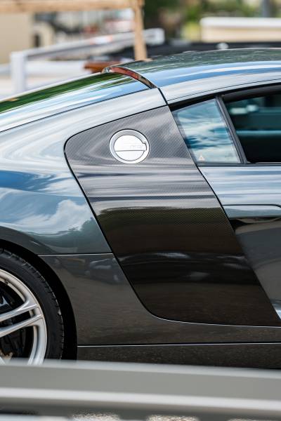 Covering carbone brillant sur une Audi R8 à Lyon