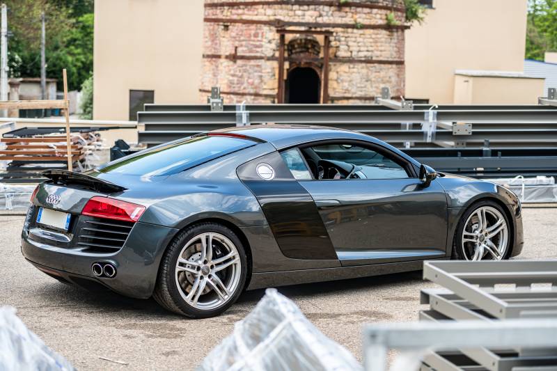 Covering carbone brillant sur une Audi R8 à Lyon