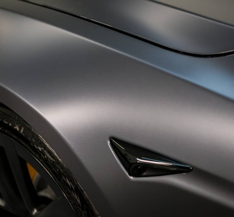 La Pose d'un Film de Protection PPF Finition Mate sur une Tesla Model S Plaid à Lyon