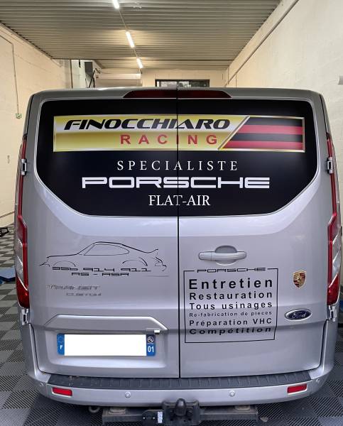 Déstickage et flocage d'un Ford Transit à Miribel