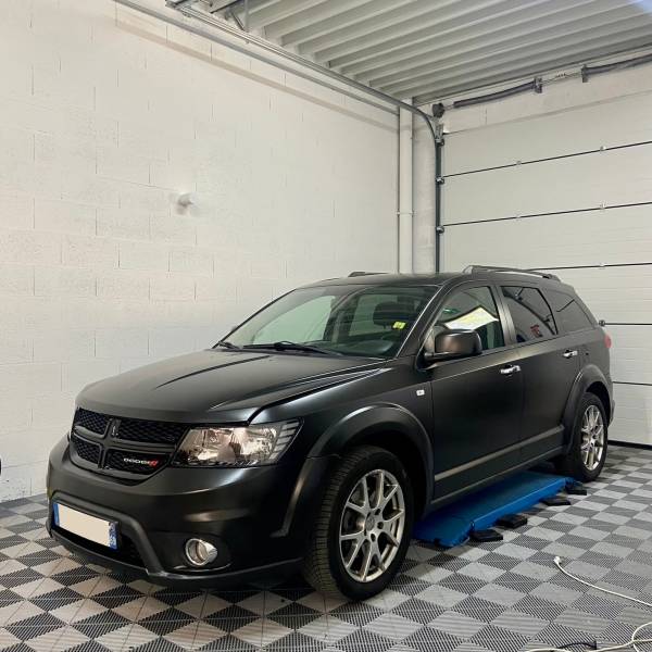 Covering complet Dodge Journey noir satin à Rochetaillée-sur-Saône