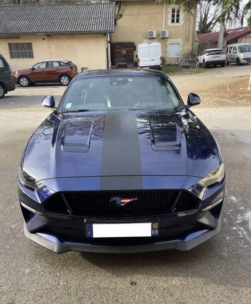 Bande noire centrale Ford Mustang GT à Saint Didier au Mont d'Or