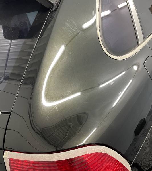 Polissage lustrage d'un Porsche Cayenne Turbo 955 à Limonest