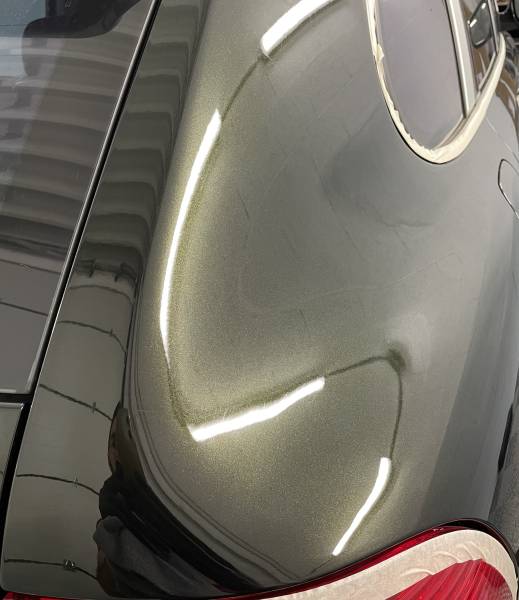 Polissage lustrage d'un Porsche Cayenne Turbo 955 à Limonest