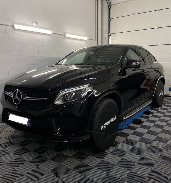 Polissage et traitement céramique d'un Mercedes GLE 350d à Reyrieux