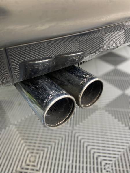 Spécialiste du polissage et lustrage de la carrosserie sur Lyon BMW 735i E32