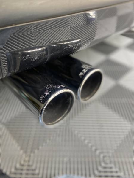 Spécialiste du polissage et lustrage de la carrosserie sur Lyon BMW 735i E32