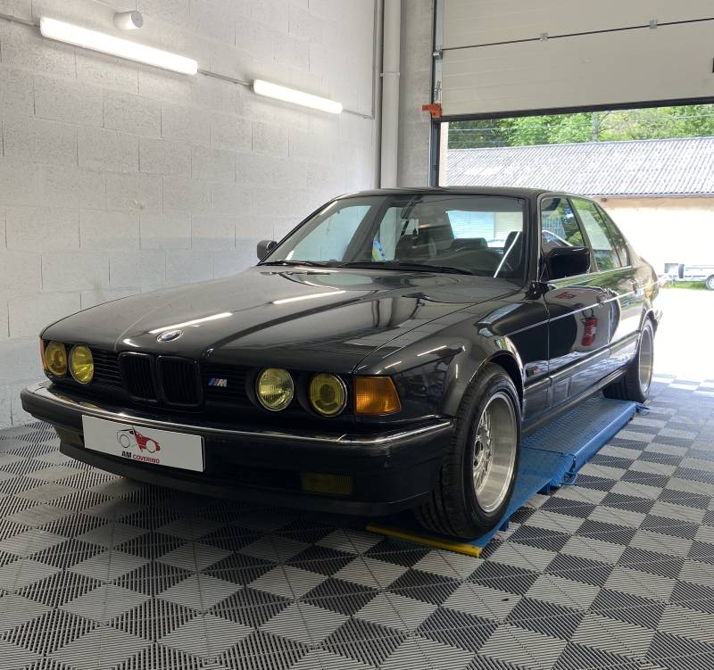 Spécialiste du polissage et lustrage de la carrosserie sur Lyon BMW 735i E32