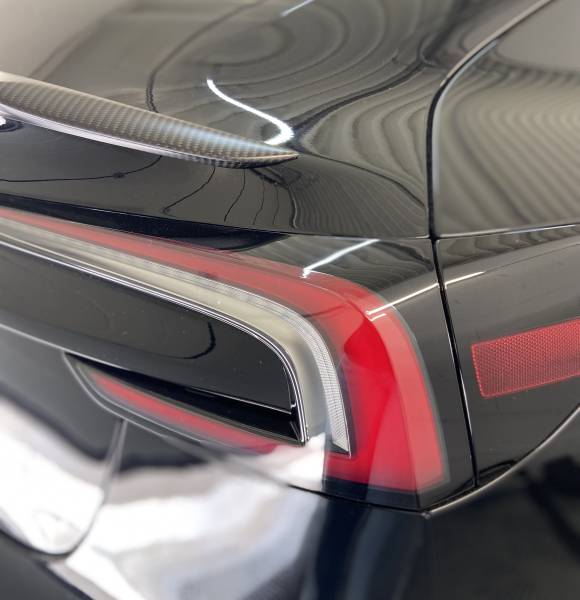 Protection PPF et traitement céramique de la carrosserie d'une Tesla Model 3 Performance 2024 à Lyon
