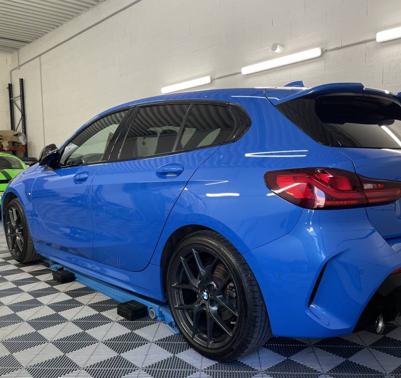 Polissage et traitement céramique d'une BMW serie 1 à Lyon