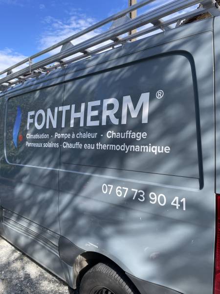 Marquage publicitaire en semi-découpe d'un Mercedes Sprinter à Chaponost