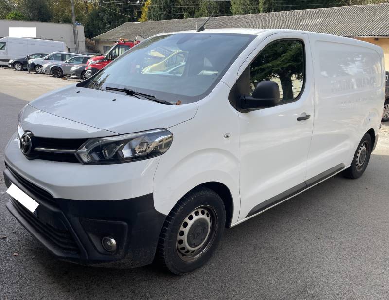 Covering complet et marquage publicitaire sur un Toyota Proace à Fleurieu-sur-Saone