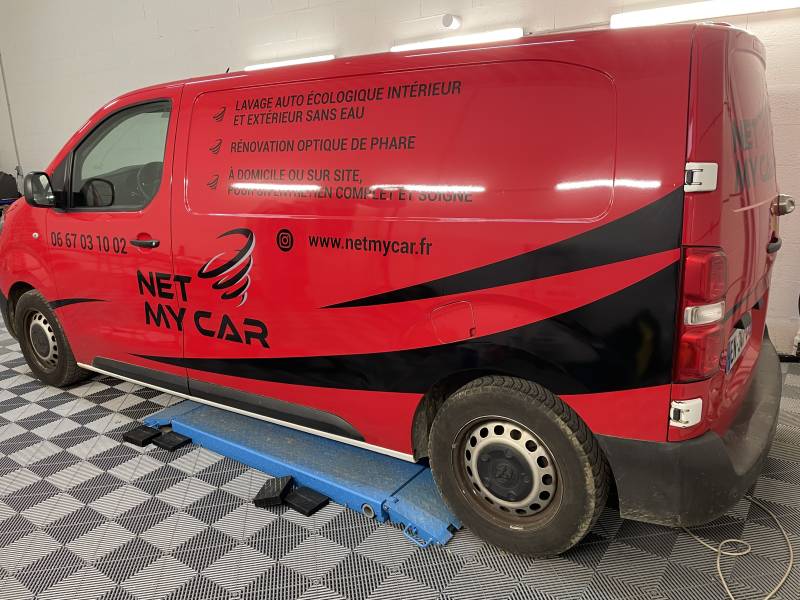 Covering complet et marquage publicitaire sur un Toyota Proace à Fleurieu-sur-Saone