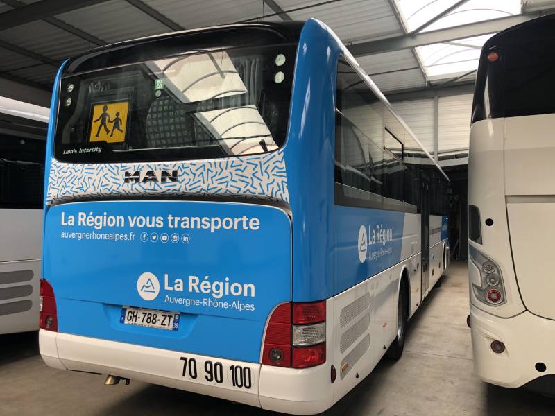 Covering de transport en commun de la région Auvergne Rhône Alpes