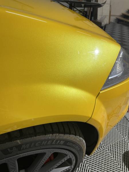 Traitement céramique carrosserie et jantes sur Megane RS F1 Team à Fleurieu-sur-Saône