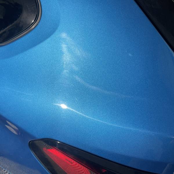 Vernis de la BMW M550 G31 présentant des micro-rayures avant correction du PPF intégral à Lyon