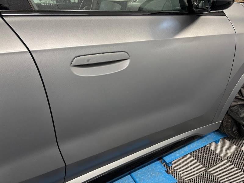Protection PPF mat sur BMW iX1 gris mat à Fleurieu-sur-Saône (Lyon)