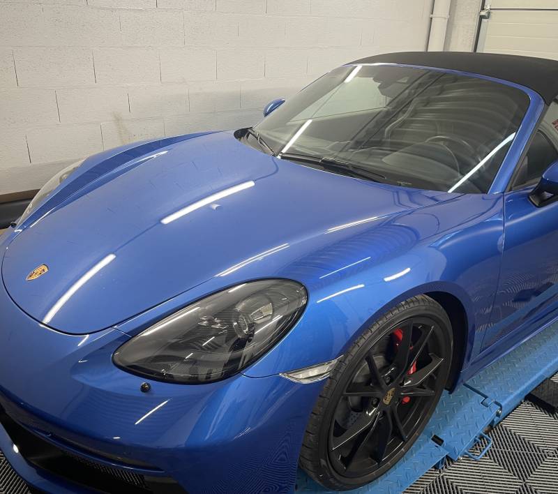 Protection pare-brise Porsche Boxster 718 GTS avec film PPF haut de gamme près de Lyon